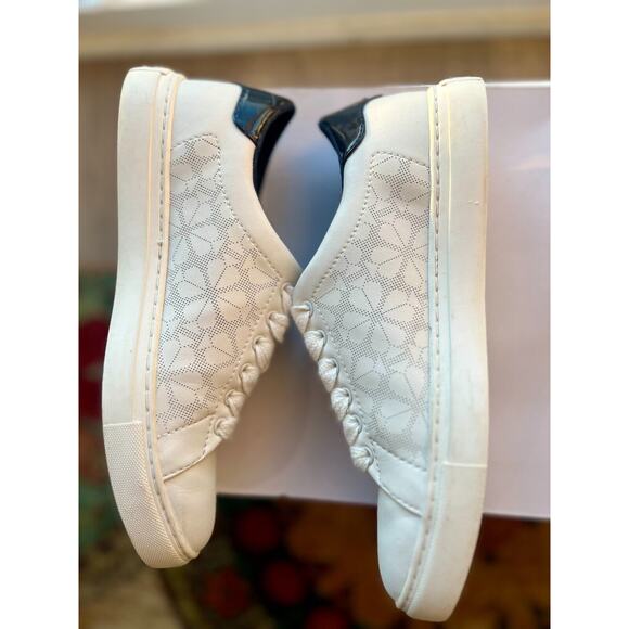 Kate Spade Audrey White Leather Flower Jacquard Logo Sneaker in Size 6.5 - Picture 1 of 12